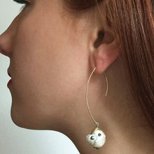 Load image into Gallery viewer, Pearl Curve Line Drop Earrings