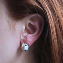 Load image into Gallery viewer, Single White Pearl Stud Earring
