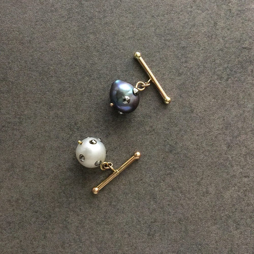 Barbell Mixed Baroque Pearl Cuff Links in 18K Gold