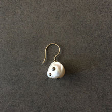 Load image into Gallery viewer, Single French Wire Earring