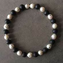 Load image into Gallery viewer, White Baroque Pearl and Matte Onyx Necklace